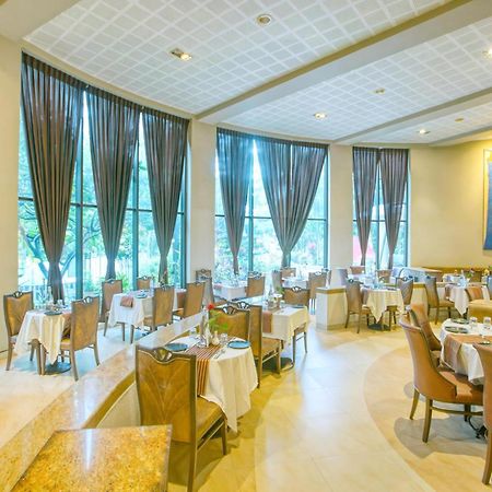Neelam The Glitz Hotel Calangute Ngoại thất bức ảnh