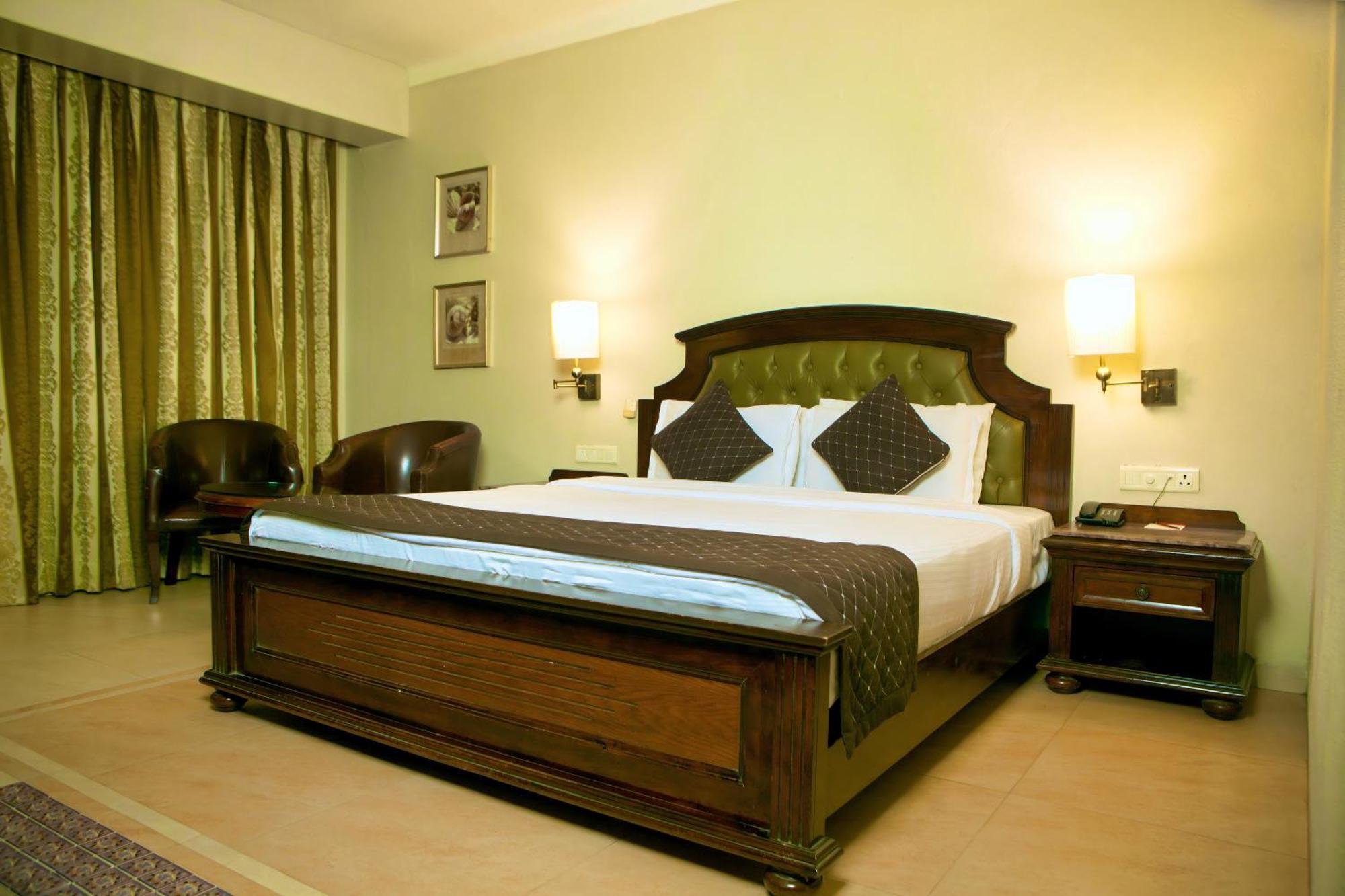 Neelam The Glitz Hotel Calangute Ngoại thất bức ảnh