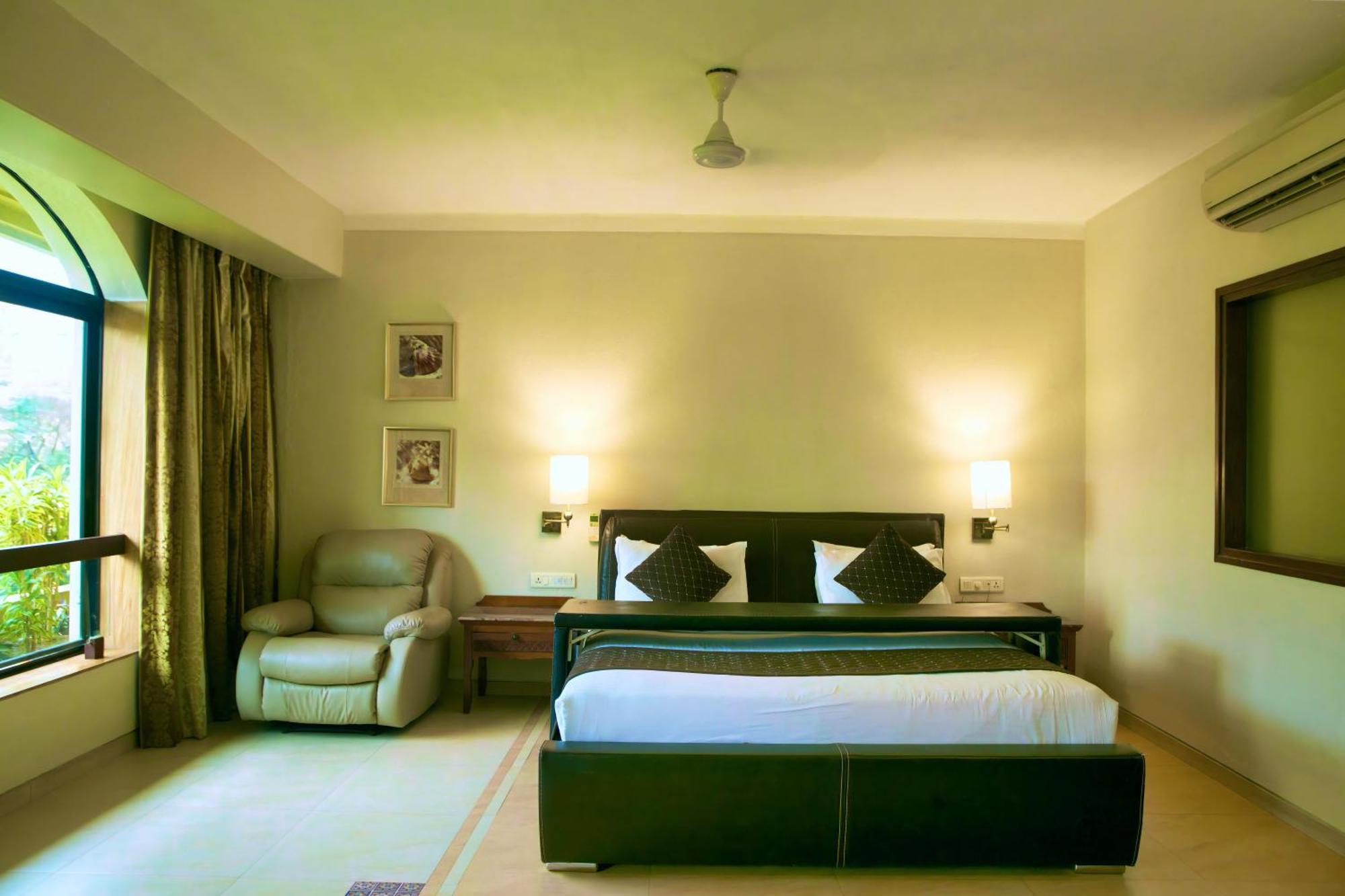 Neelam The Glitz Hotel Calangute Ngoại thất bức ảnh